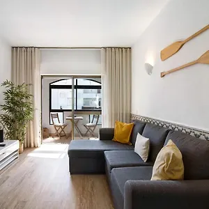  Apartment Blue Wave Escape
